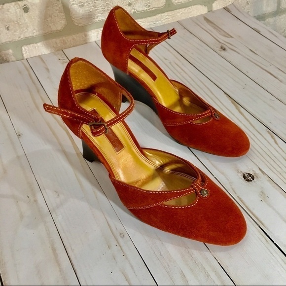 Unisa Kiara Suede Wedges - Picture 1 of 6